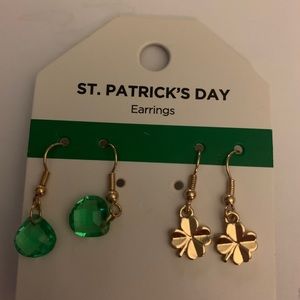 Pierced earrings 2 pr wires gold shamrocks and green crystals nwt fun gift idea